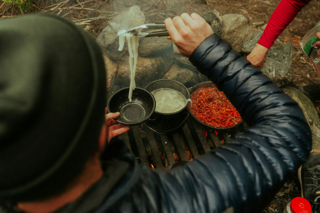 Cuisine feu de bois en road trip