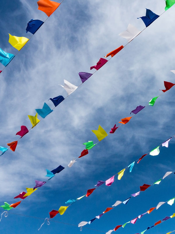 Petits drapeaux colores pour Récits Voyageurs