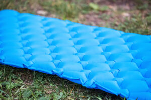 Bien choisir votre tapis gonflable pour le bivouac